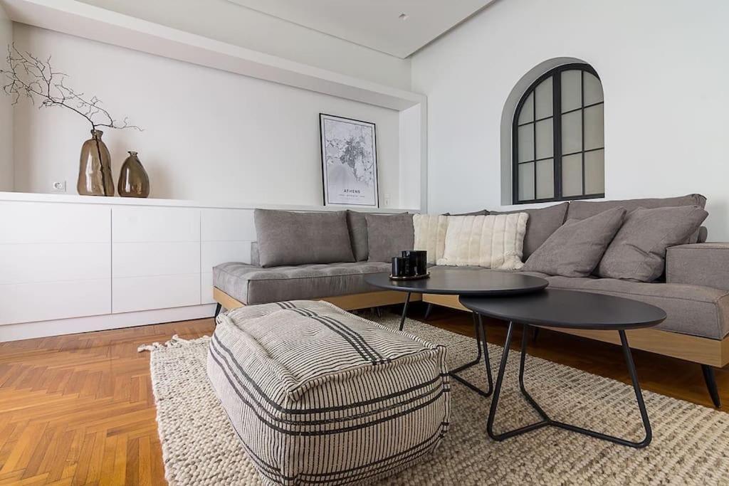 A Unique Apartment In The Historical Center-3Bds Athen Eksteriør bilde