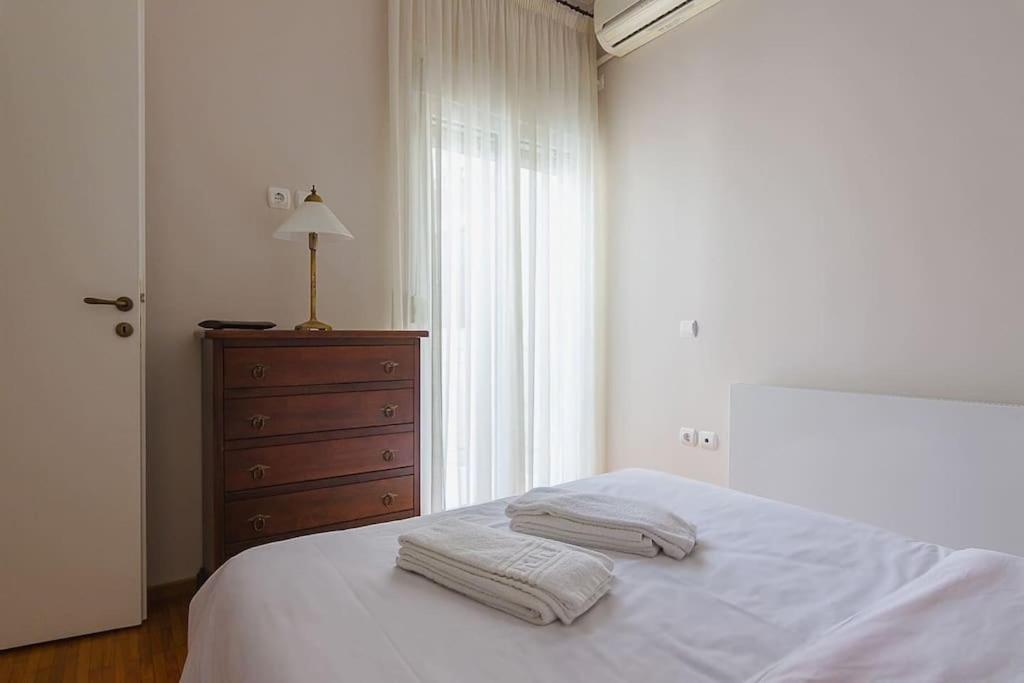 A Unique Apartment In The Historical Center-3Bds Athen Eksteriør bilde