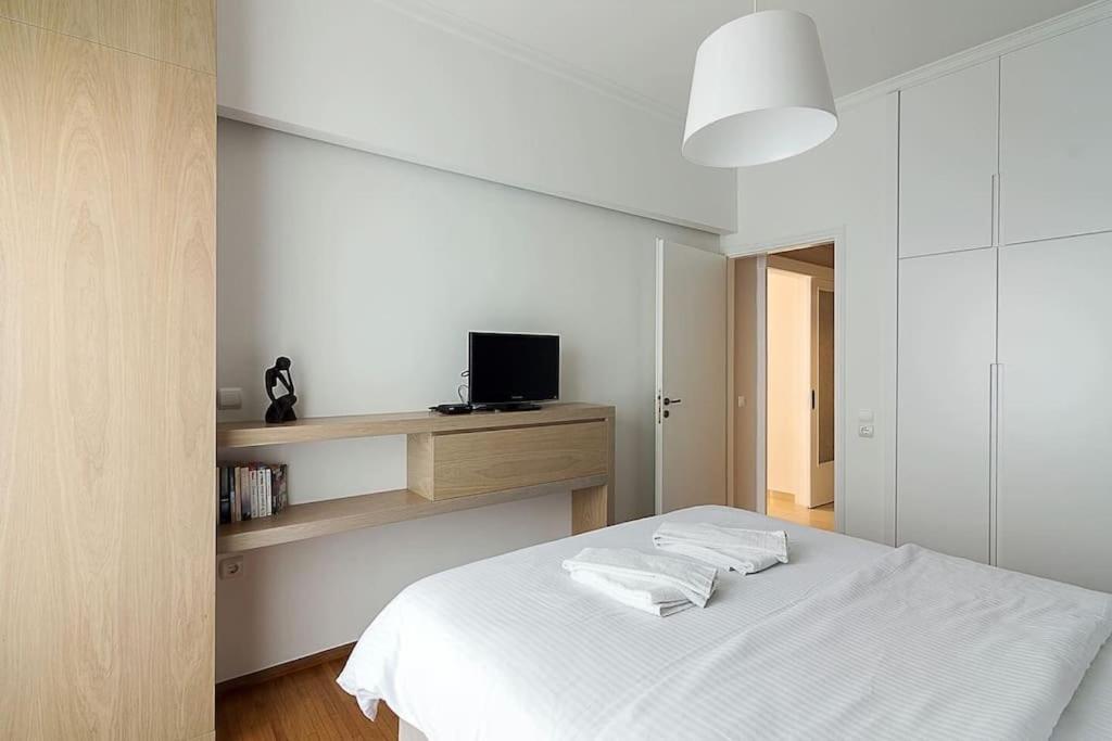 A Unique Apartment In The Historical Center-3Bds Athen Eksteriør bilde